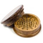 Picador de madera y clavos artesanal grande